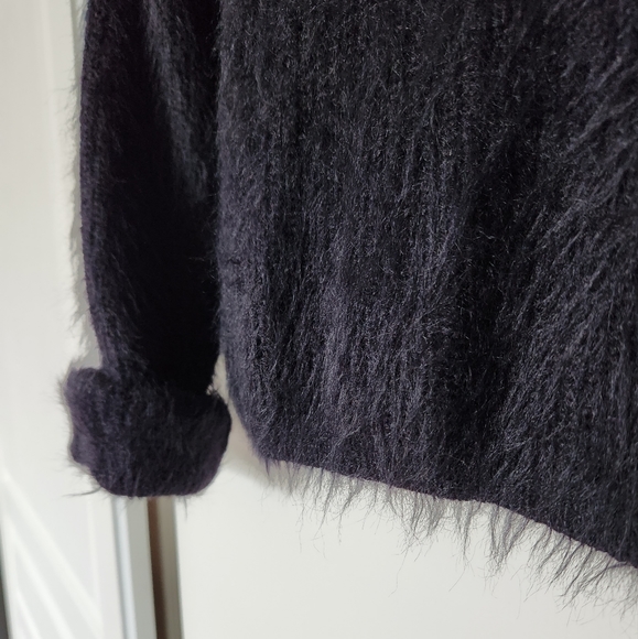 Vero Moda Fuzzy Turtleneck Sweater - Picture 6 of 8